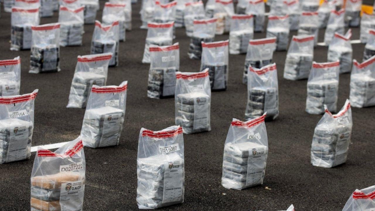 Autoridades incautan buque con dos toneladas de cocaína en Santa Marta, Colombia