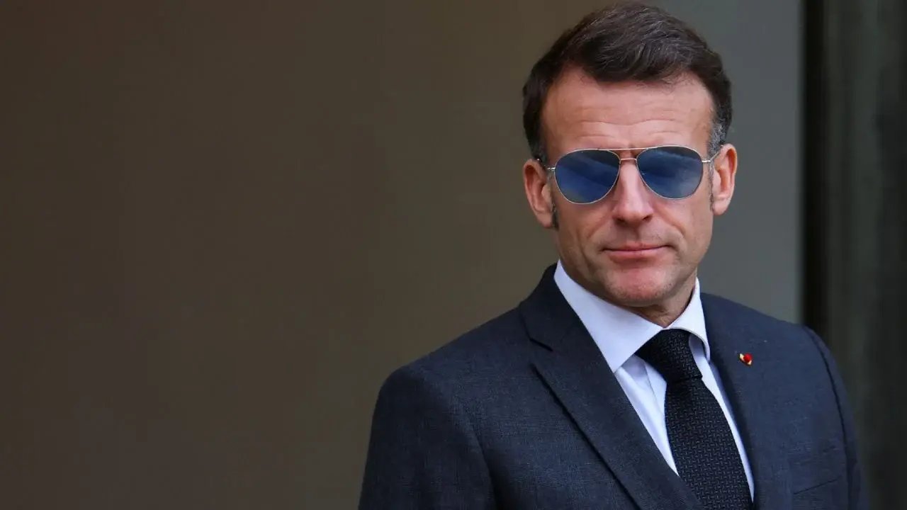 Francia: Macron pide acelerar veto a redes sociales para menores de 15
