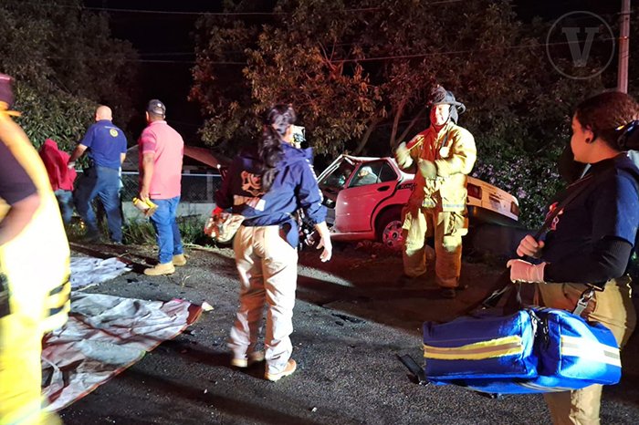 Fuerte choque en Uruapan-Lombardía deja tres lesionados en Michoacán