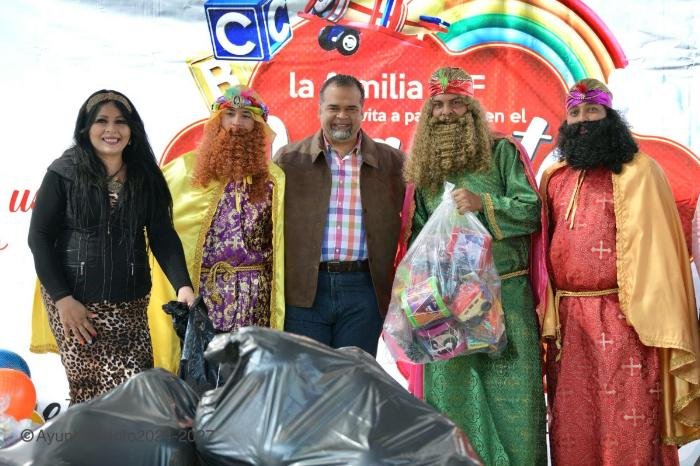 Inaugura Víctor Vázquez "Juguetón 2026" en Puruándiro, Michoacán