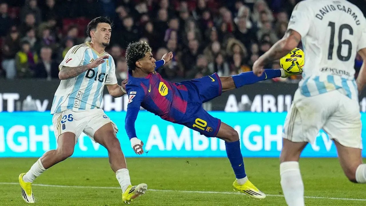 Lamine Yamal marca de tijera y Barça vuelve a liderar LaLiga