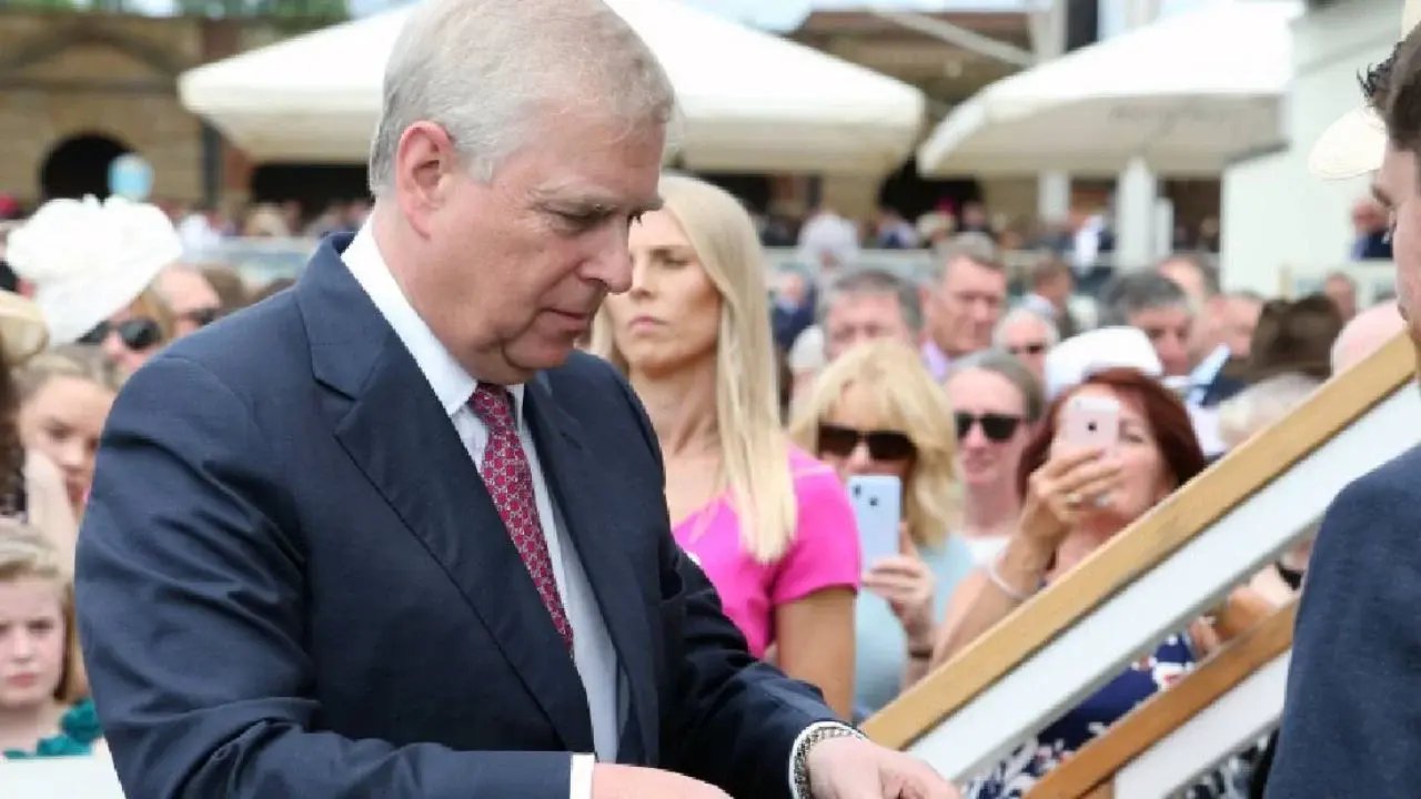 Londres: Archivos Epstein muestran nuevas fotos que vinculan al príncipe Andrés