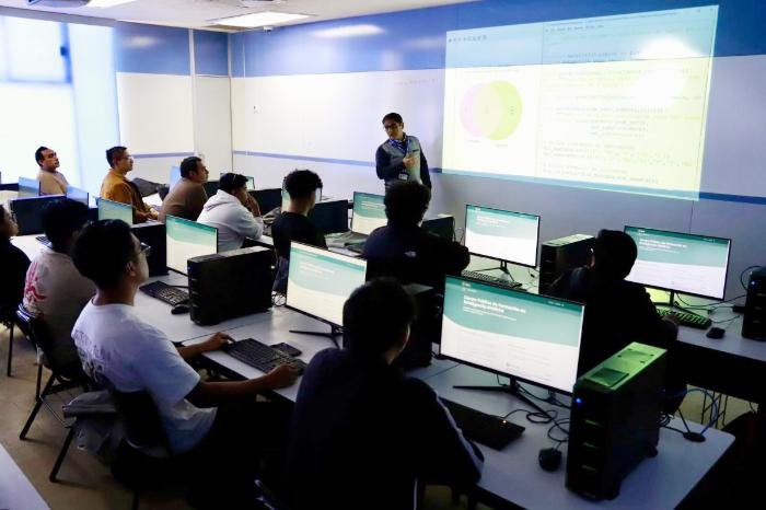 Michoacán lidera capacitación en IA con más de 12,000 jóvenes