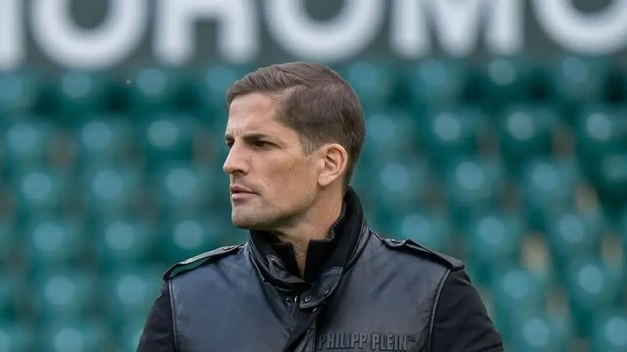 Robert Moreno despedido en Rusia por usar ChatGPT para alineaciones y fichajes