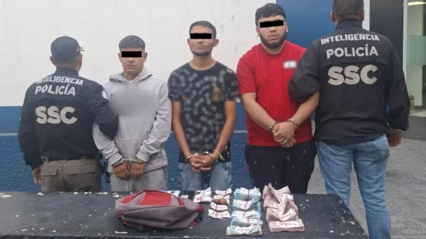 Tres detenidos por extorsionar a comerciante en el Centro Histórico de CDMX