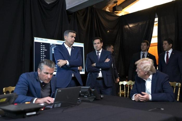 Trump asigna a Rubio, Hegseth y Miller para transición venezolana, desde Washington