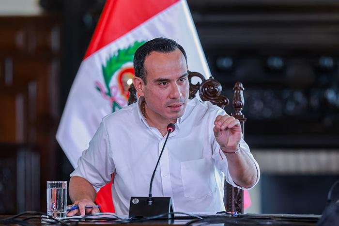 A dos meses de elecciones, Congreso en Lima destituye a José Jerí