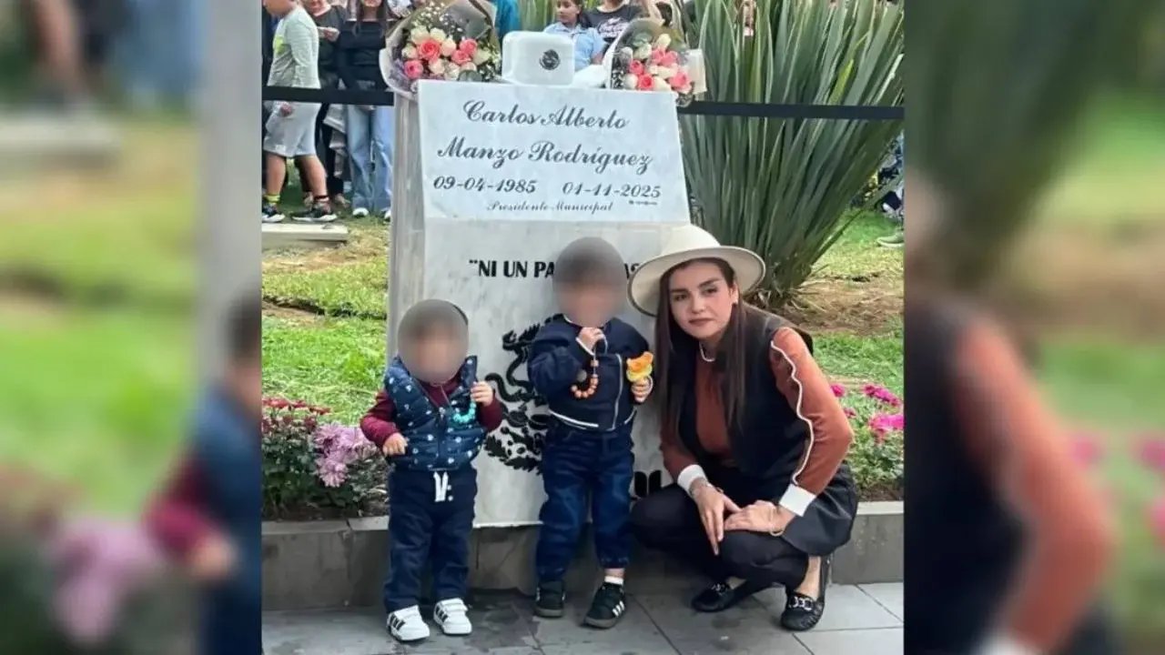 A tres meses del asesinato, Uruapan devela placa y sombrero de mármol