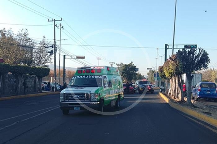 Accidente en Calzada La Huerta, Morelia deja a mujer embarazada afectada