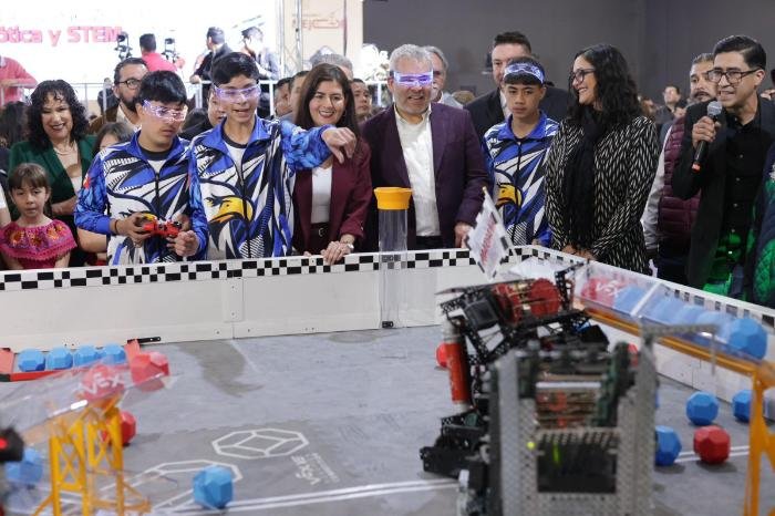 Bedolla convoca a jóvenes de Michoacán a crear red social 100% mexicana