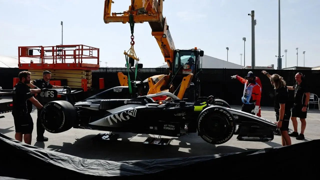 Checo Pérez finaliza octavo tras detenerse en Bahréin