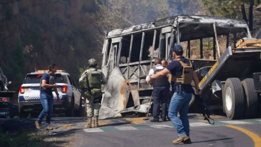 En Jalisco, empresas cancelan viajes por bloqueos tras caída de "El Mencho"