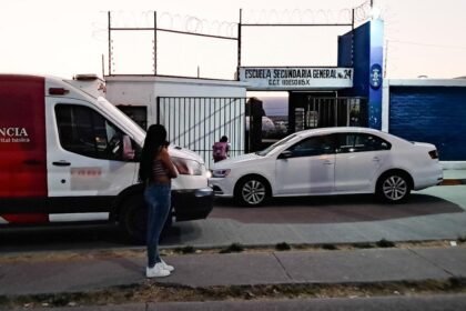 Estudiante cae desde segundo piso en secundaria de León