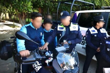 Estudiantes de secundaria participan en Feria de Proximidad en Silao, Guanajuato