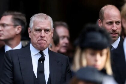 Exfuncionario afirma que expríncipe Andrés usó fondos públicos para masajes en Londres