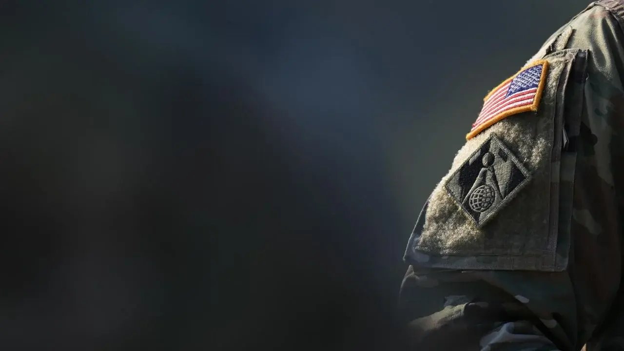 Exmarine condenado en España reaparece en televisión tras liberación en Venezuela