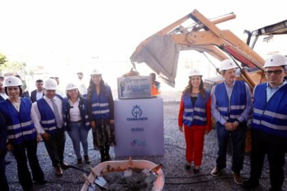 Gobernadora coloca primera piedra de la Casa del Jubilado en Silao, Guanajuato