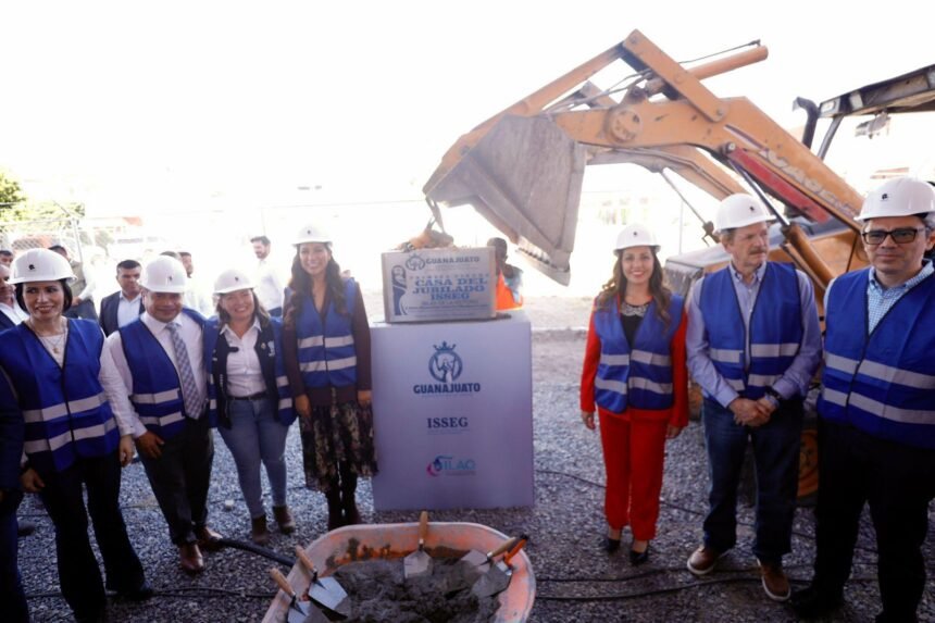 Gobernadora coloca primera piedra de la Casa del Jubilado en Silao, Guanajuato