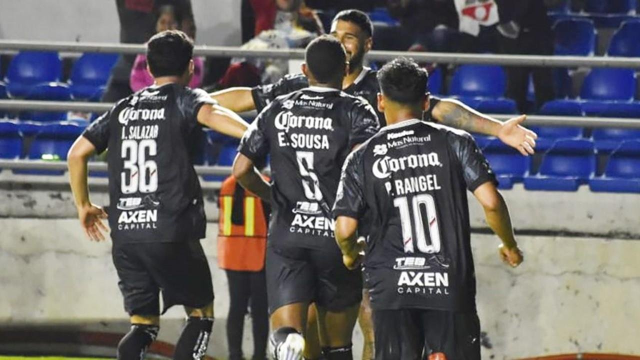 Irapuato desata vendaval en casa y firma una noche redonda ante Dorados