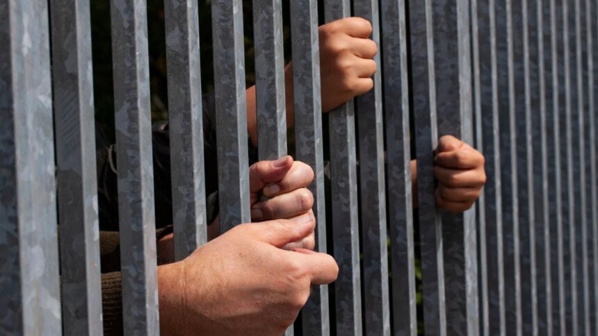 Jalisco confirma fuga de 23 reos durante bloqueos por El Mencho