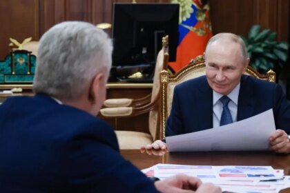 Moscú: Putin mantiene perfil bajo y reaparece antes del cuarto aniversario