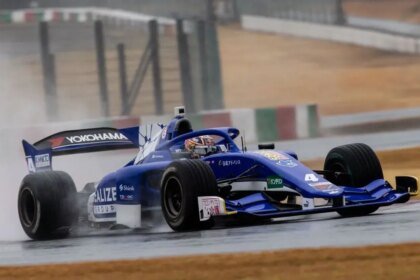 Piloto reserva de Williams ileso tras volcar en Super Fórmula Japón