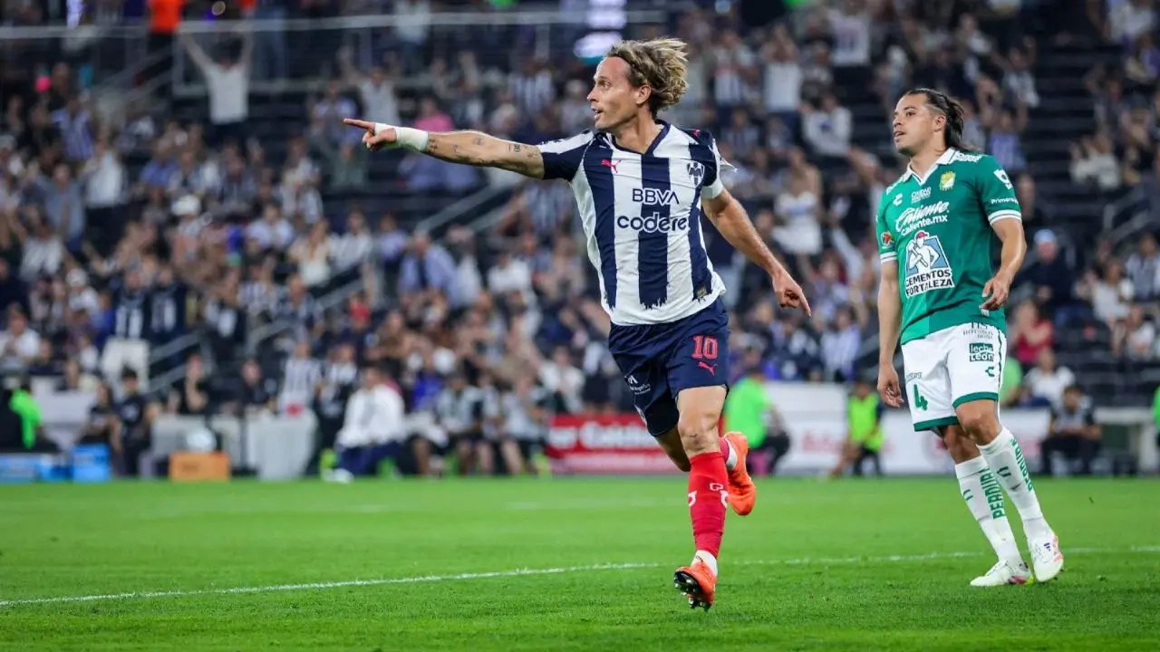 Rayados vence ajustado a León y reconforta a su afición