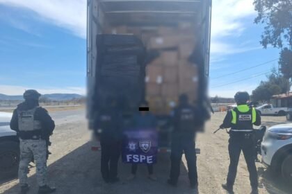 SSP asegura tractocamión con 17.2 toneladas de electrónicos en Guanajuato