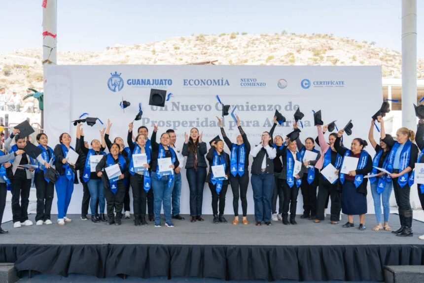 Secretaría de Economía impulsa certificaciones laborales para mujeres en México