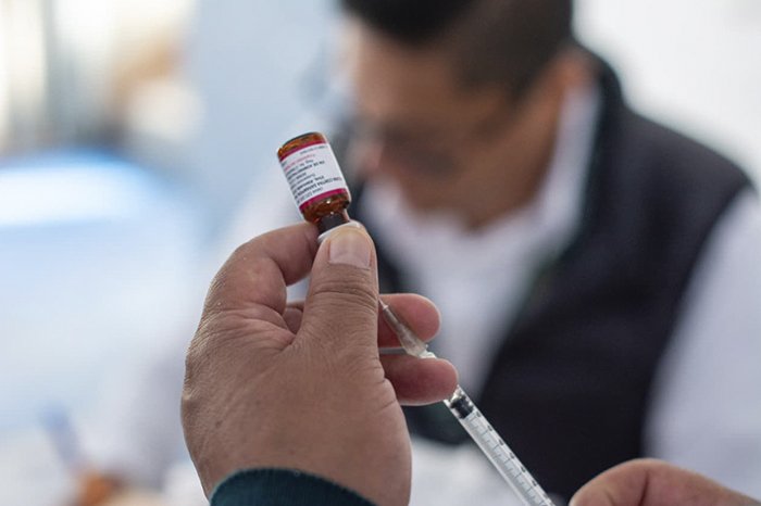 Sheinbaum firma acuerdo para producir vacunas ARNm en Ciudad de México