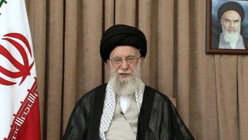 Alto clérigo afirma que hijo de Jamenei será su sucesor en Teherán