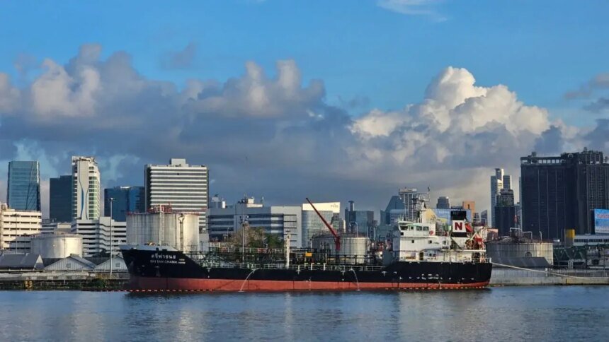 Buque alemán afectado por metralla en el estrecho de Ormuz; sin heridos
