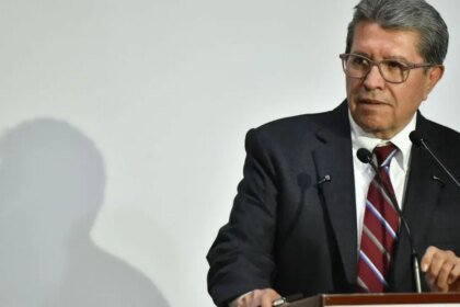 CDMX: Monreal adelanta Plan B en INE; propone bonos, cajas y seguros