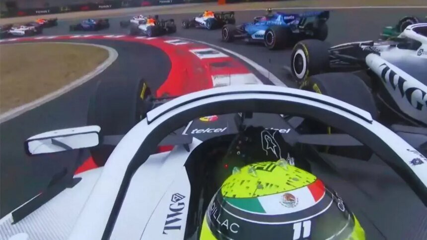 Checo Pérez se disculpa tras choque con Bottas en GP China