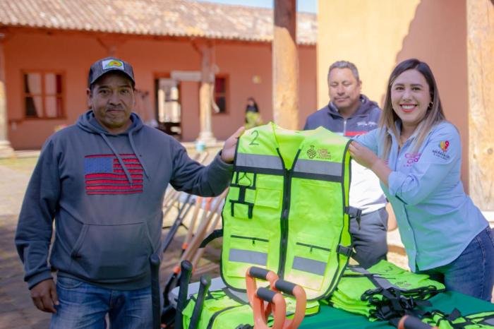 Dayana Pérez Mendoza fortalece servicios públicos en Salvador Escalante, Michoacán