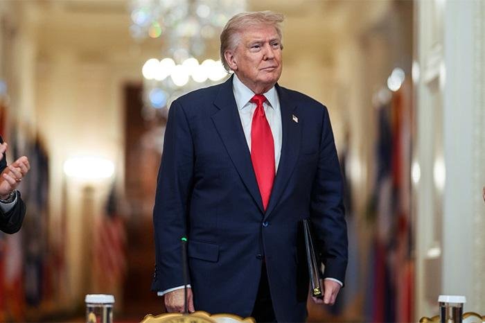 Doce dirigentes conservadores se reúnen con Trump en Florida