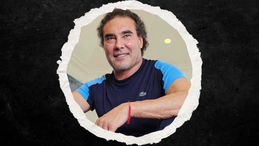 Eduardo Yáñez visto a bordo de una patrulla en CDMX