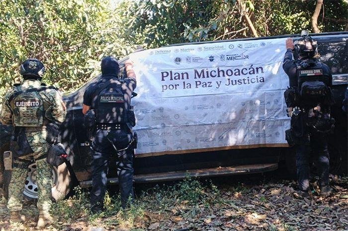 En Purépero, Michoacán recuperan vehículo blindado robado en Jalisco
