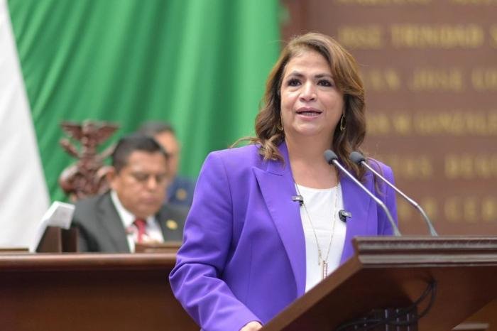 Fabiola Alanís impulsa representación de migrantes ante el Congreso de Michoacán