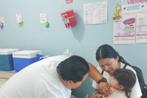 Gobierno estatal fortalece protección con Programa de Vacunación Universal