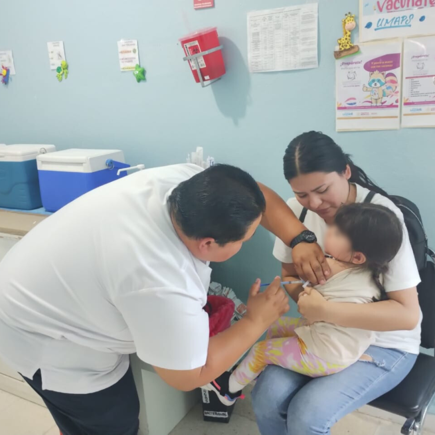 Gobierno estatal fortalece protección con Programa de Vacunación Universal