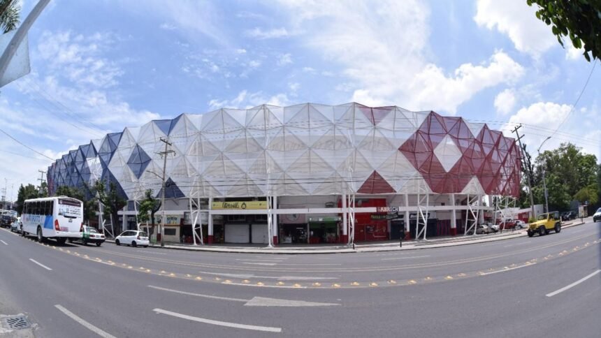 Impulsan ordenamiento en zona comercial del estadio Sergio León Chávez