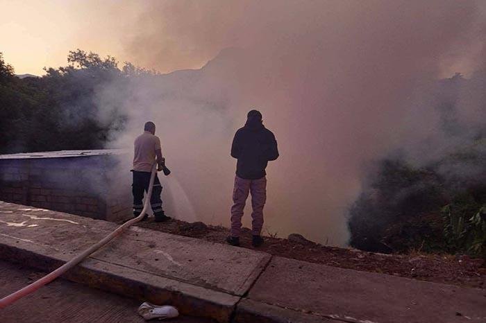 Incendio consume vivienda en Zitácuaro, Michoacán; deja cuantiosos daños materiales