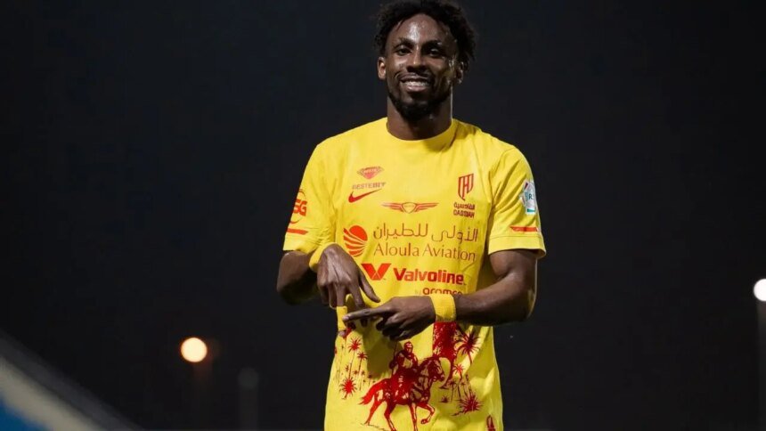 Julián Quiñones anota doblete y lidera el goleo en Arabia Saudita