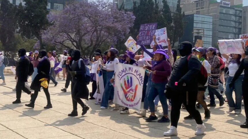 Manifestación feminista en CDMX exige justicia, salud y derechos este 8M