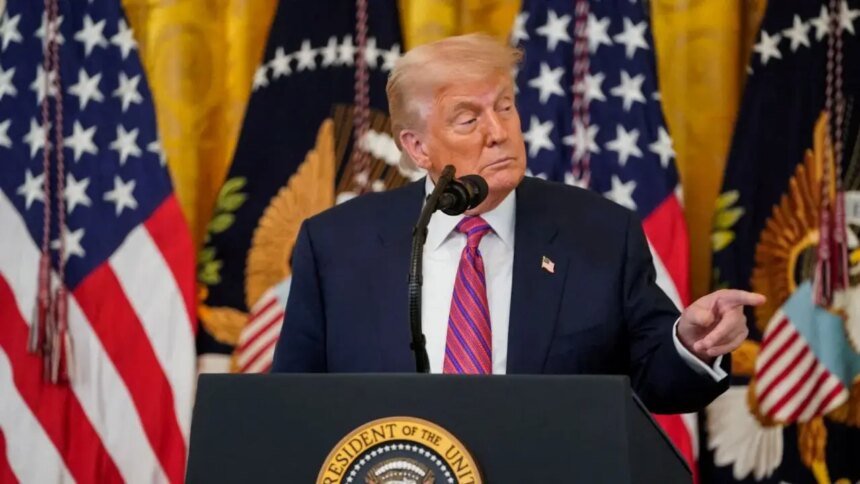 Misil iraní de racimo impacta edificio junto al aeropuerto de Tel Aviv