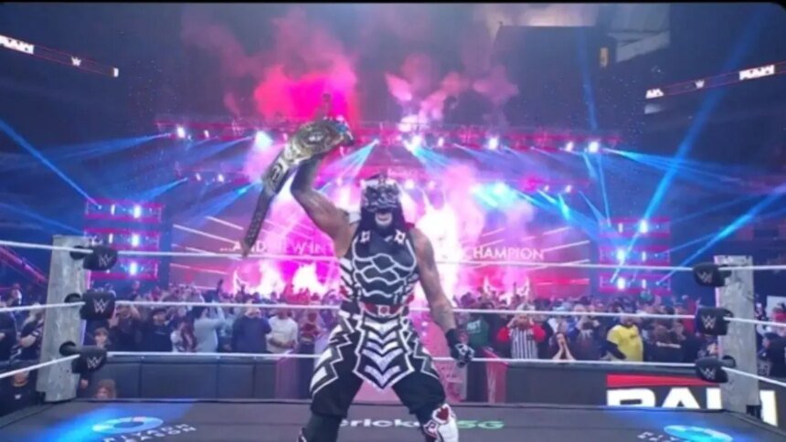 Penta Zero Miedo se corona campeón Intercontinental de la WWE