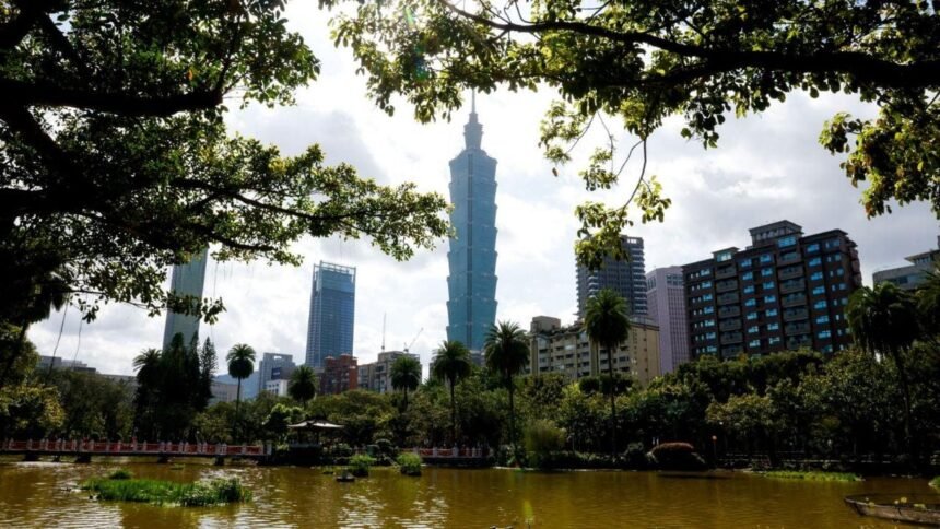 Taiwán detecta sobrevuelo de 26 aeronaves militares chinas alrededor de la isla