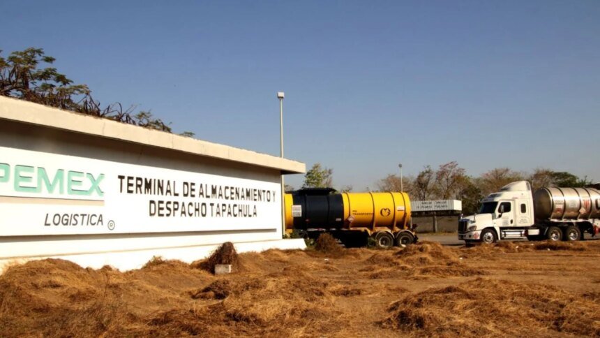 Trabajadores de Pemex cierran terminal en Chiapas por desabasto sanitario