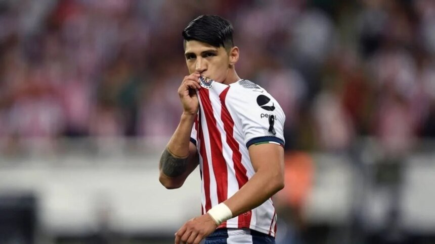Alan Pulido, fuera de Chivas tras rescisión de contrato Contacto